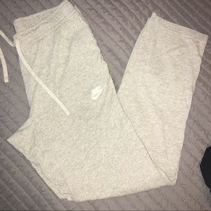 Medium men’s Nike sweats
